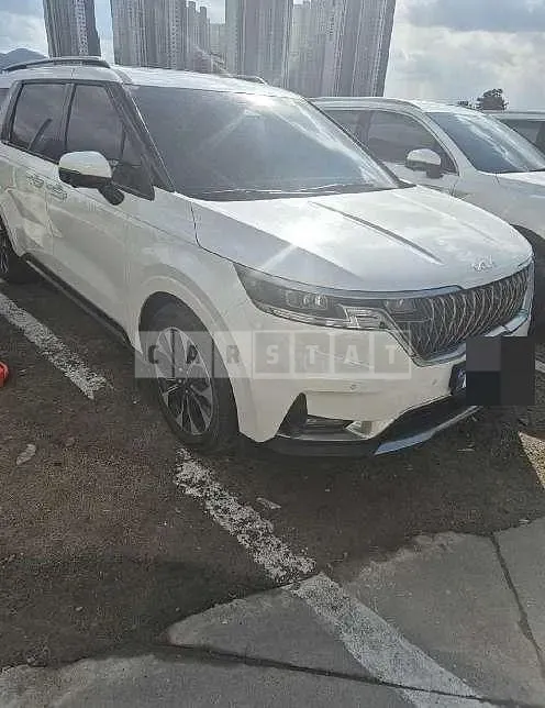 Photo 2 of 4: 2023 Kia Carnivals — Korean insurance auction