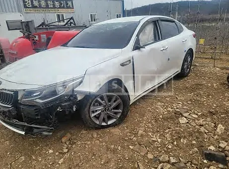 Photo 2 of 10: 2019 Kia K5, VIN KNAGS411BKA291004 — Korean insurance auction