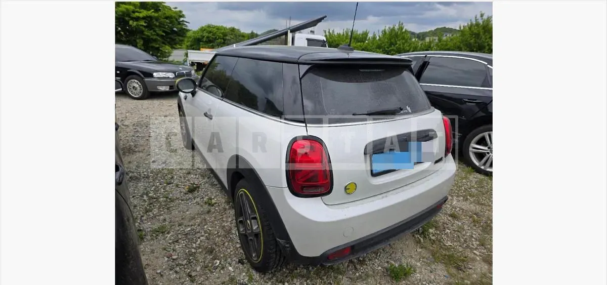 Photo 2 of 54: 2023 MINI Cooper Se — Korean insurance auction
