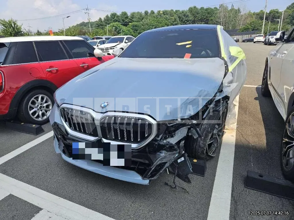 Photo 2 of 16: 2024 BMW 530i xDrive — Korean insurance auction