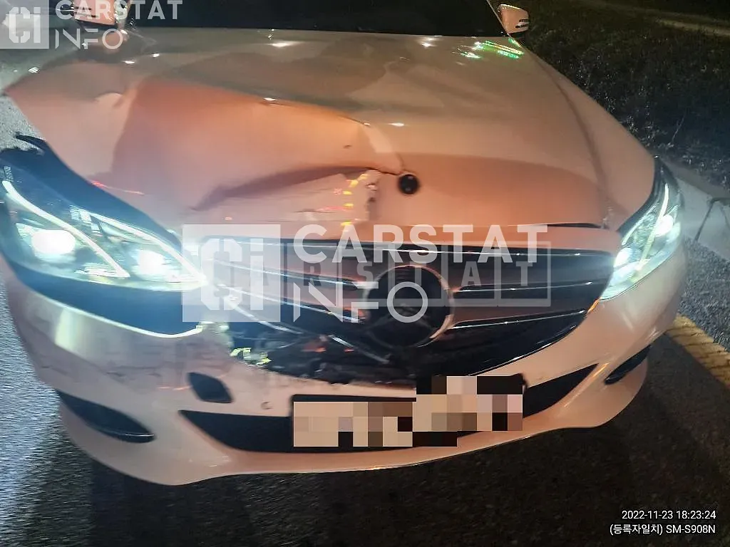 Photo 2 of 4: 2015 Mercedes-Benz E250 BlueTec 4Matic — Korean insurance auction