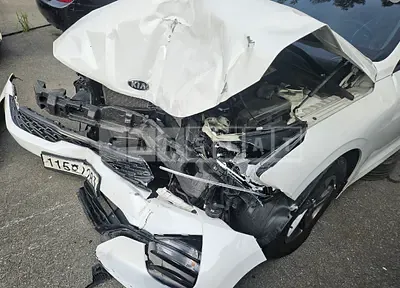 Photo 1 of 7: 2021 Kia K5 — Korean insurance auction