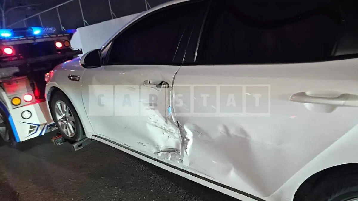 Photo 2 of 6: 2015 Kia K5 2.0, VIN KNAGS411BGA019131 — Korean insurance auction