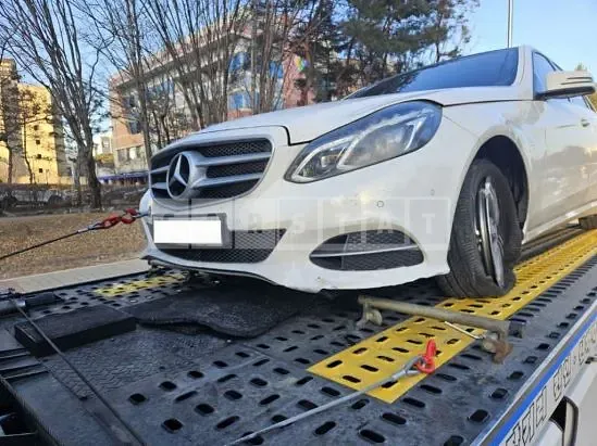 Photo 2 of 12: 2015 Mercedes-Benz E220 CDI, VIN WDDHF0CB5FB110219 — Korean insurance auction