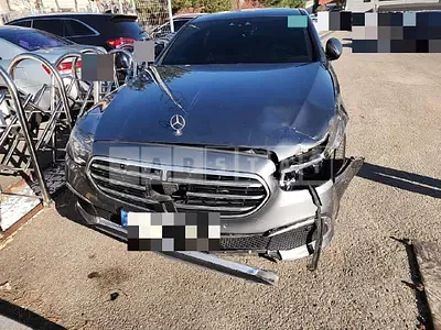 Photo 1 of 45: 2021 Mercedes-Benz E250, VIN W1KZF4FB2NB008270 — Korean insurance auction