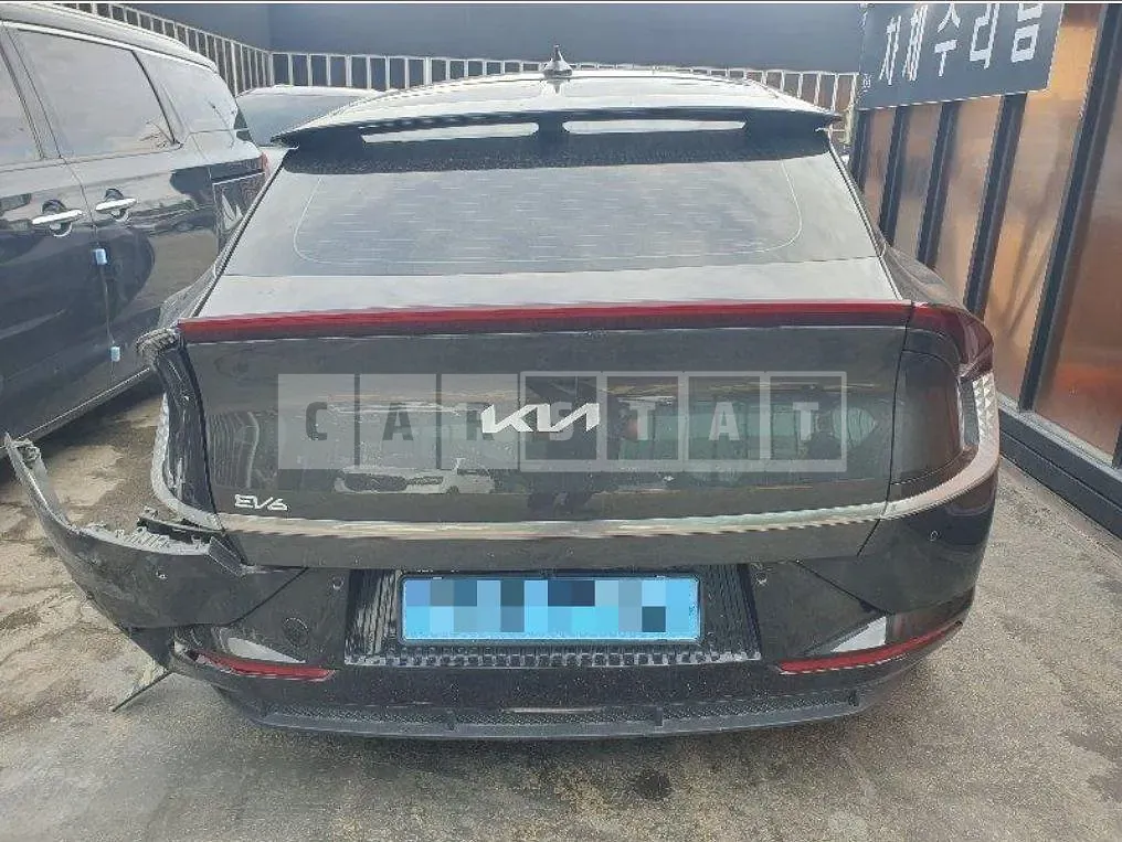 Photo 2 of 33: 2021 Kia EV6 Long Range — Korean insurance auction