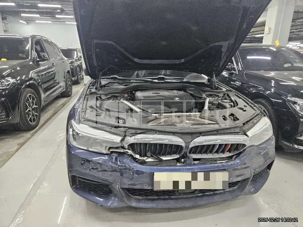 Photo 2 of 18: 2020 BMW 530i xDrive M Sport Packag — Korean insurance auction