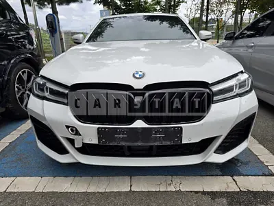 Photo 1 of 2: 2022 BMW 520i — Korean insurance auction