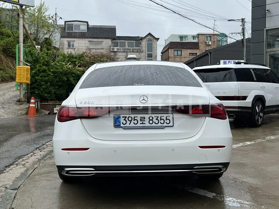 Photo 2 of 36: 2025 Mercedes-Benz E200 — Korean insurance auction