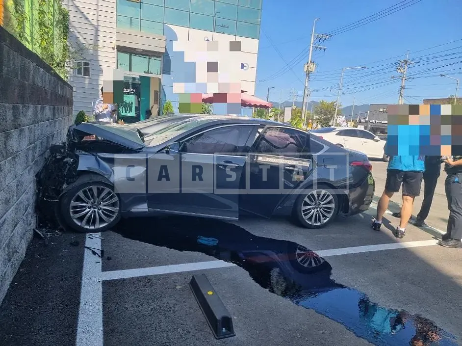 Photo 2 of 2: 2018 Genesis G80 — Korean insurance auction