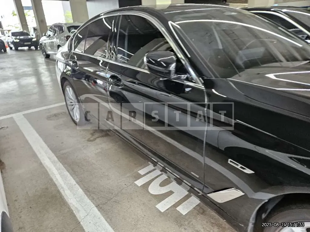 Photo 2 of 41: 2023 BMW 530e — Korean insurance auction