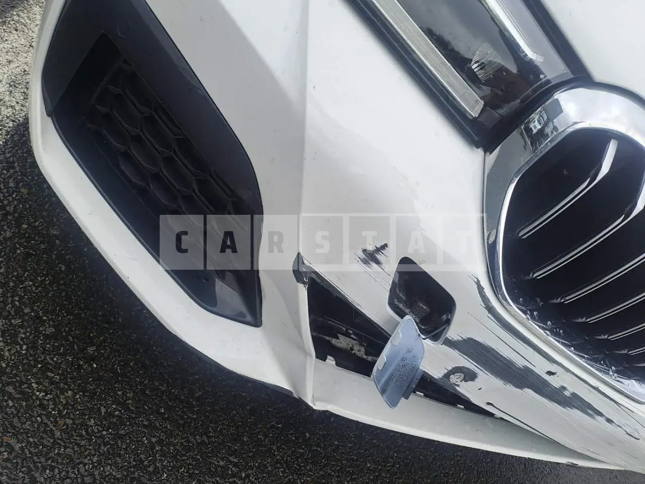 Photo 2 of 13: 2022 BMW 520i, VIN WBA11BH01NWX63681 — Korean insurance auction