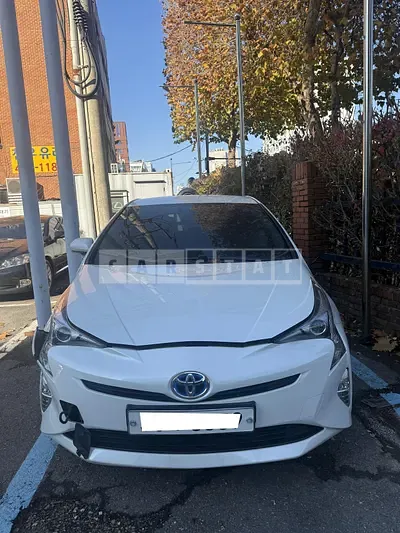 Photo 1 of 35: 2018 Toyota Prius, VIN JTDKBRFU6J3080454 — Korean insurance auction