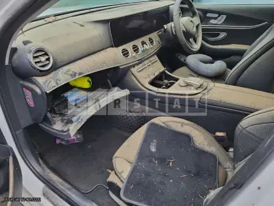 Photo 1 of 9: 2017 Mercedes-Benz E 300, VIN WDDZF4JB3HA068138 — Korean insurance auction
