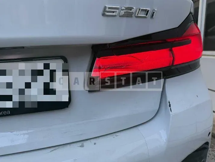 Photo 2 of 26: 2022 BMW 520i — Korean insurance auction