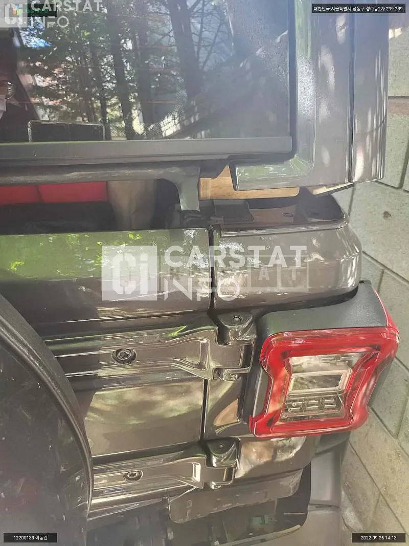 Photo 2 of 20: 2020 Jeep Wrangler Sahara, VIN 1C4HJXENXMW539368 — Korean insurance auction