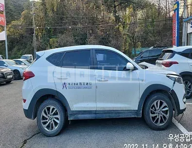 Photo 2 of 20: 2018 Hyundai Tucson, VIN KMHJ281ADJU656452 — Korean insurance auction