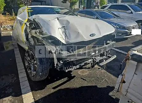Photo 2 of 10: 2020 Kia K5 — Korean insurance auction