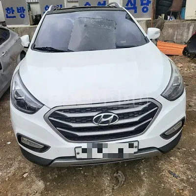 Photo 1 of 8: 2014 Hyundai Tucson, VIN KMHJT81VBFU995288 — Korean insurance auction