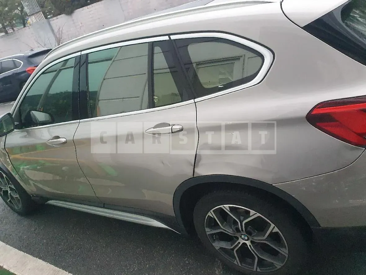 Photo 2 of 57: 2021 BMW X1 xDrive18d, VIN WBA31AD05M5T40583 — Korean insurance auction