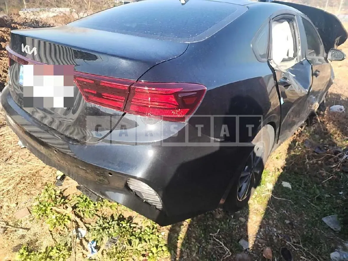 Photo 2 of 17: 2022 Kia K3 1.6 — Korean insurance auction