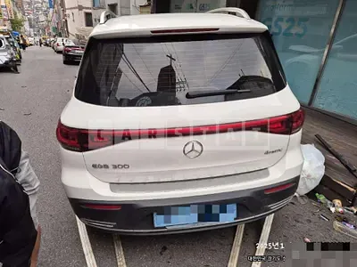 Photo 1 of 37: 2023 Mercedes-Benz EQB300 4Matic — Korean insurance auction