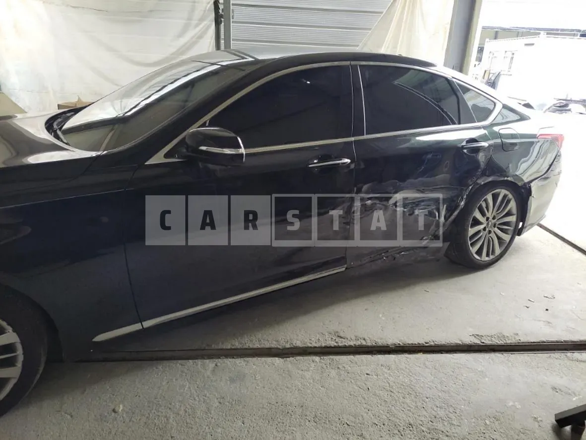 Photo 2 of 9: 2015 Genesis 3.3 — Korean insurance auction