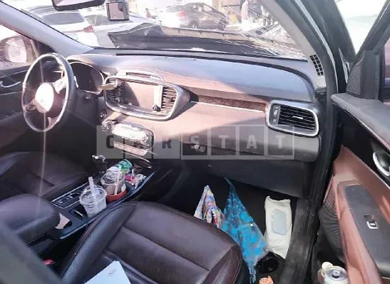 Photo 2 of 8: 2017 Kia Sorento, VIN KNAPK81ABHA297622 — Korean insurance auction