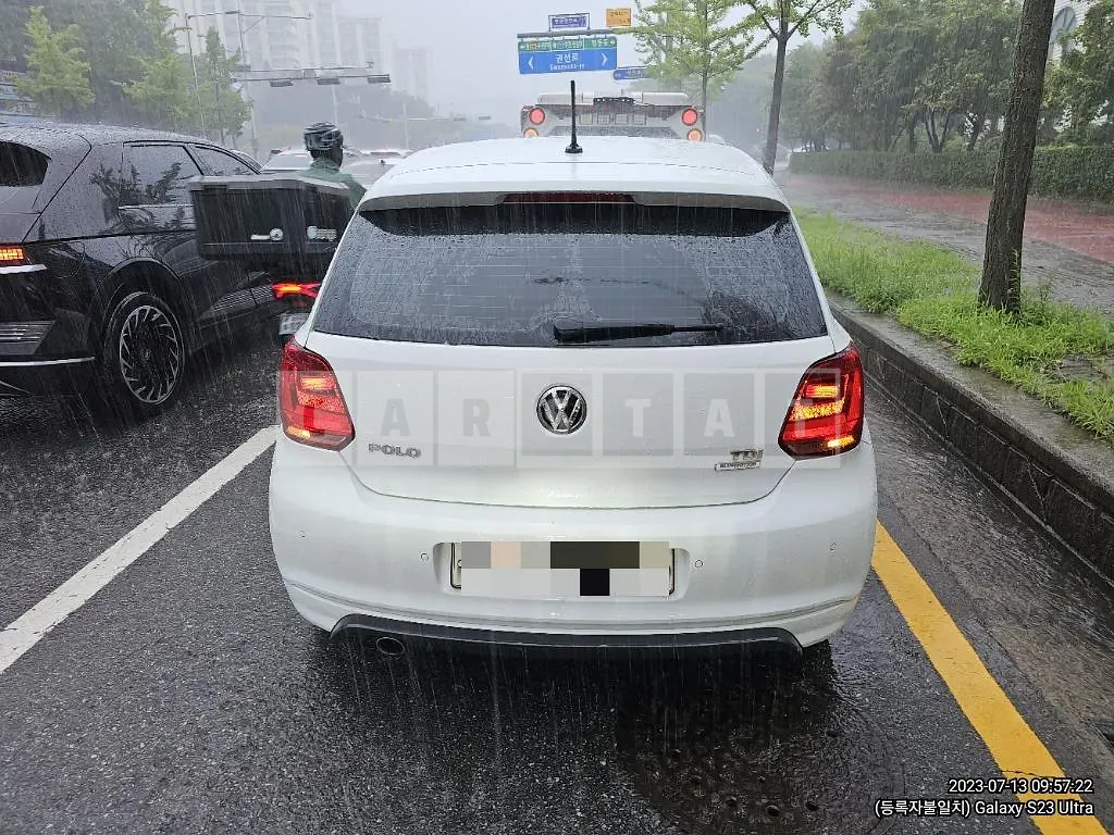 Photo 2 of 7: 2015 Volkswagen Polo 5 FL 1.4 TDI BMT, VIN WVWZZZ6RZGY034495 — Korean insurance auction