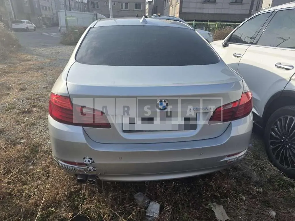 Photo 2 of 9: 2015 BMW 528i — Korean insurance auction