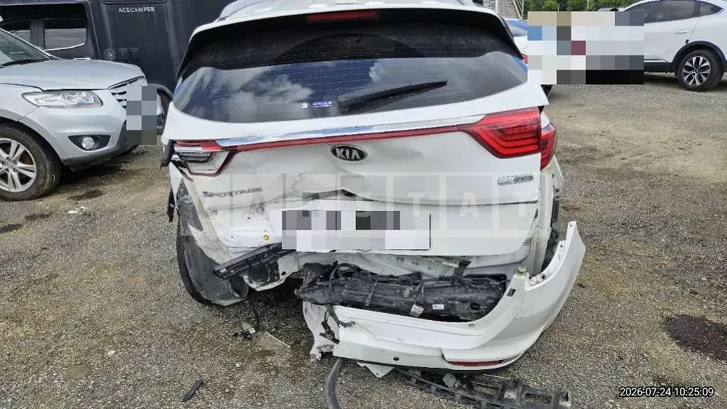 Photo 2 of 21: 2016 Kia Sportage — Korean insurance auction