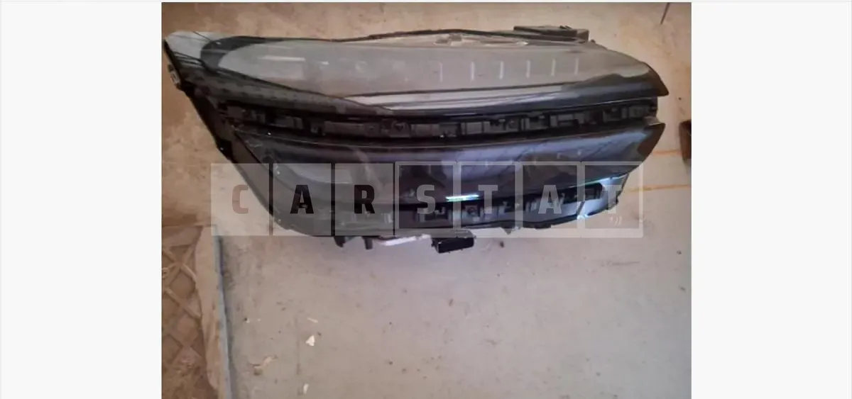 Photo 2 of 3: 2025 Genesis (parts) GV70 Headlamp — Korean insurance auction