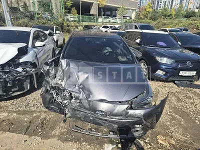 Photo 1 of 14: 2021 Toyota Prius, VIN JTDKAMFU4M3139186 — Korean insurance auction