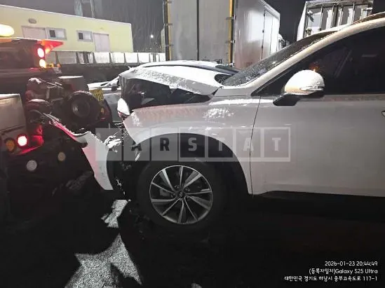 Photo 2 of 12: 2019 Hyundai Santa Fe, VIN KMHS281BBKU063540 — Korean insurance auction
