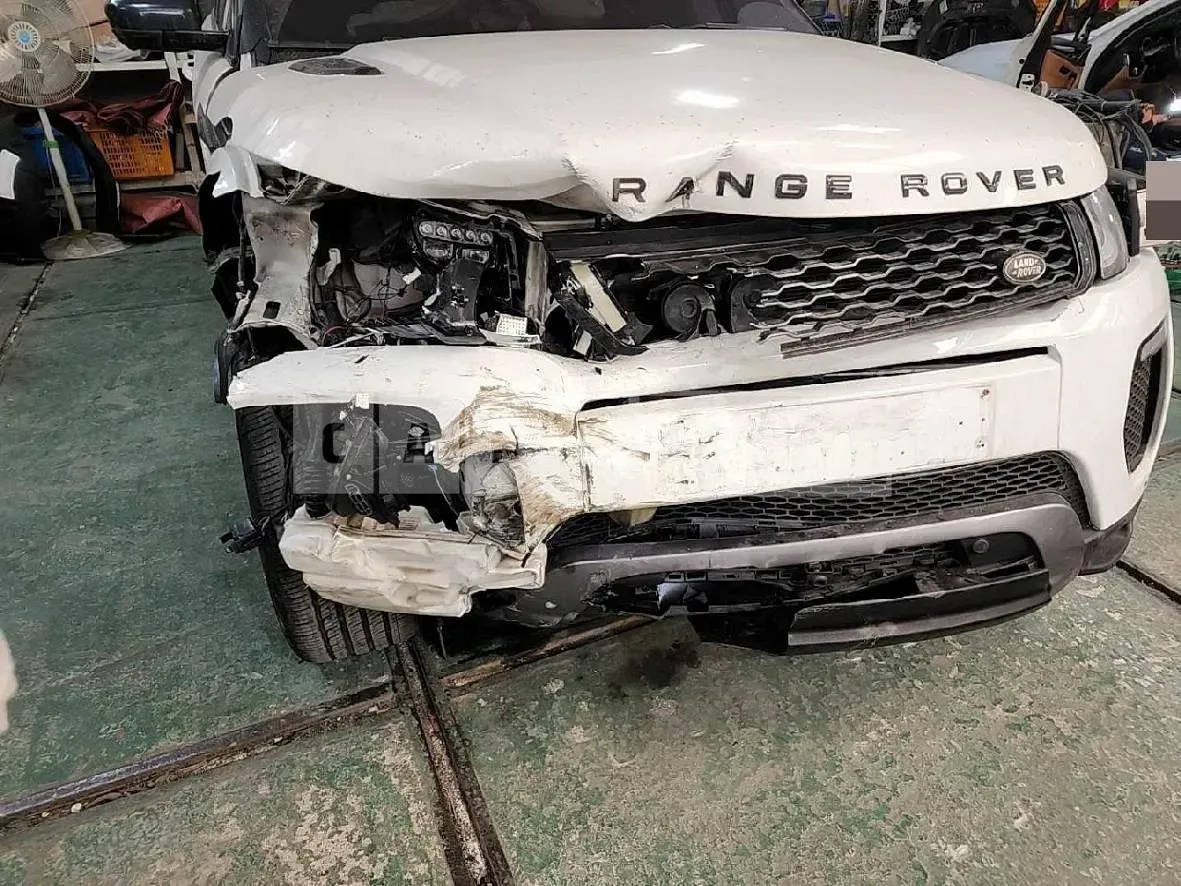 Photo 2 of 21: 2015 Land Rover Range Rover Evoque 2.0d, VIN SALVA2BN5GH083355 — Korean insurance auction