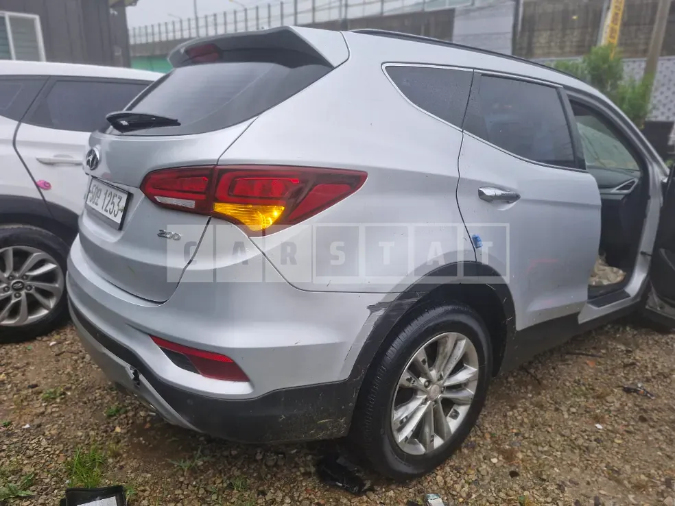 Photo 2 of 5: 2018 Hyundai Santa Fe — Korean insurance auction