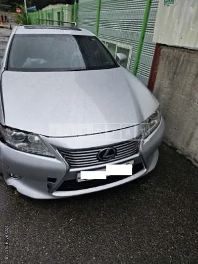 Photo 1 of 17: 2015 Lexus ES300h — Korean insurance auction