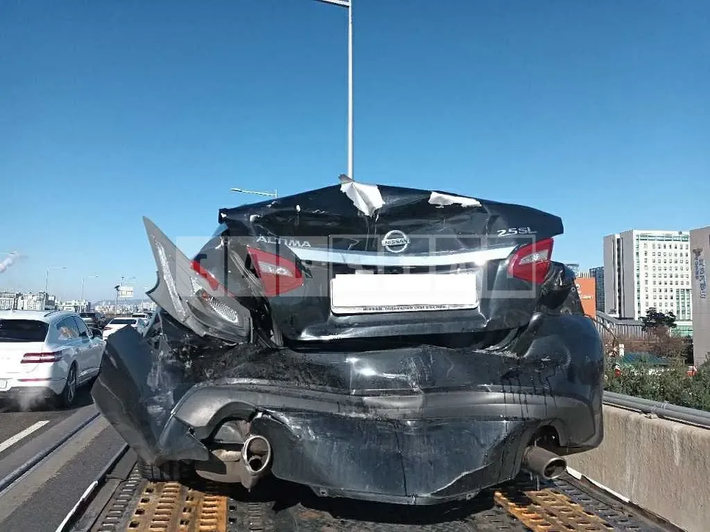 Photo 2 of 10: 2018 Nissan Altima 2.5, VIN 1N4AL3AP9JC143754 — Korean insurance auction