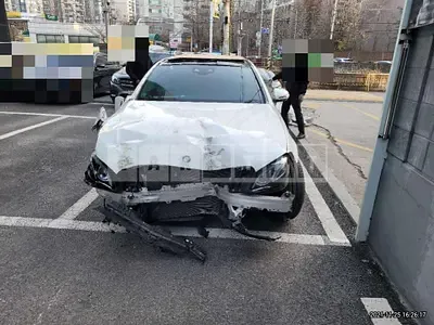 Photo 1 of 21: 2016 Mercedes-Benz E300 4Matic, VIN WDDZF4KB9HA108365 — Korean insurance auction