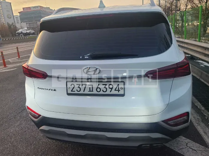 Photo 2 of 8: 2020 Hyundai Santa Fe, VIN KMHS381BBLU254272 — Korean insurance auction