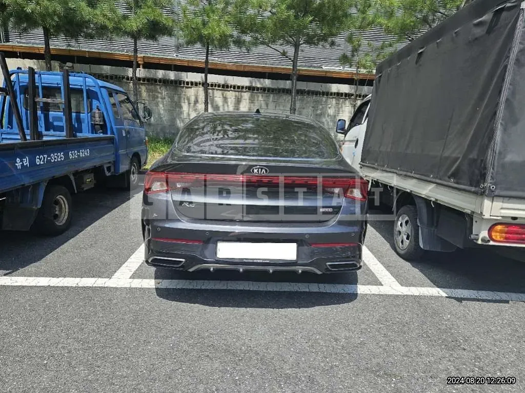 Photo 2 of 13: 2020 Kia K5 — Korean insurance auction