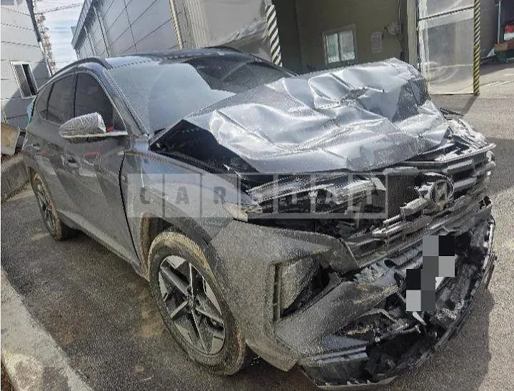 Photo 2 of 13: 2025 Hyundai Tucson NX4, VIN KMHJC81BGTU445230 — Korean insurance auction