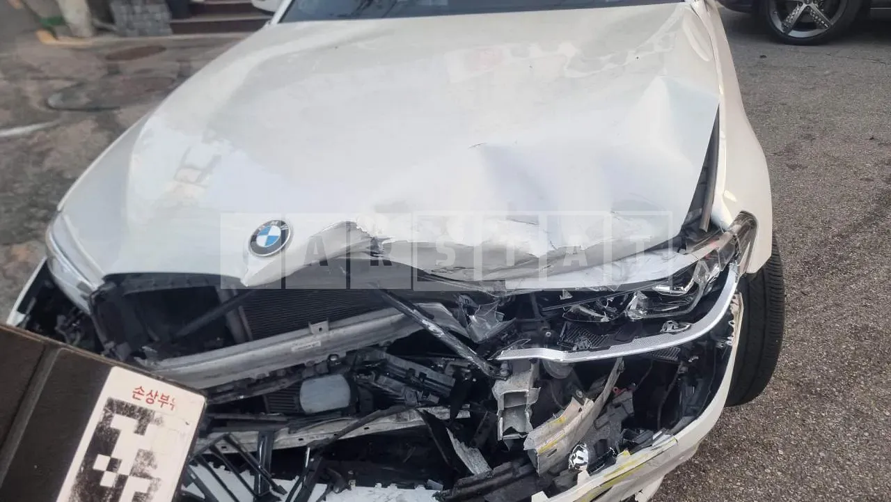 Photo 2 of 22: 2017 BMW 520d, VIN WBAJC3106JG996454 — Korean insurance auction
