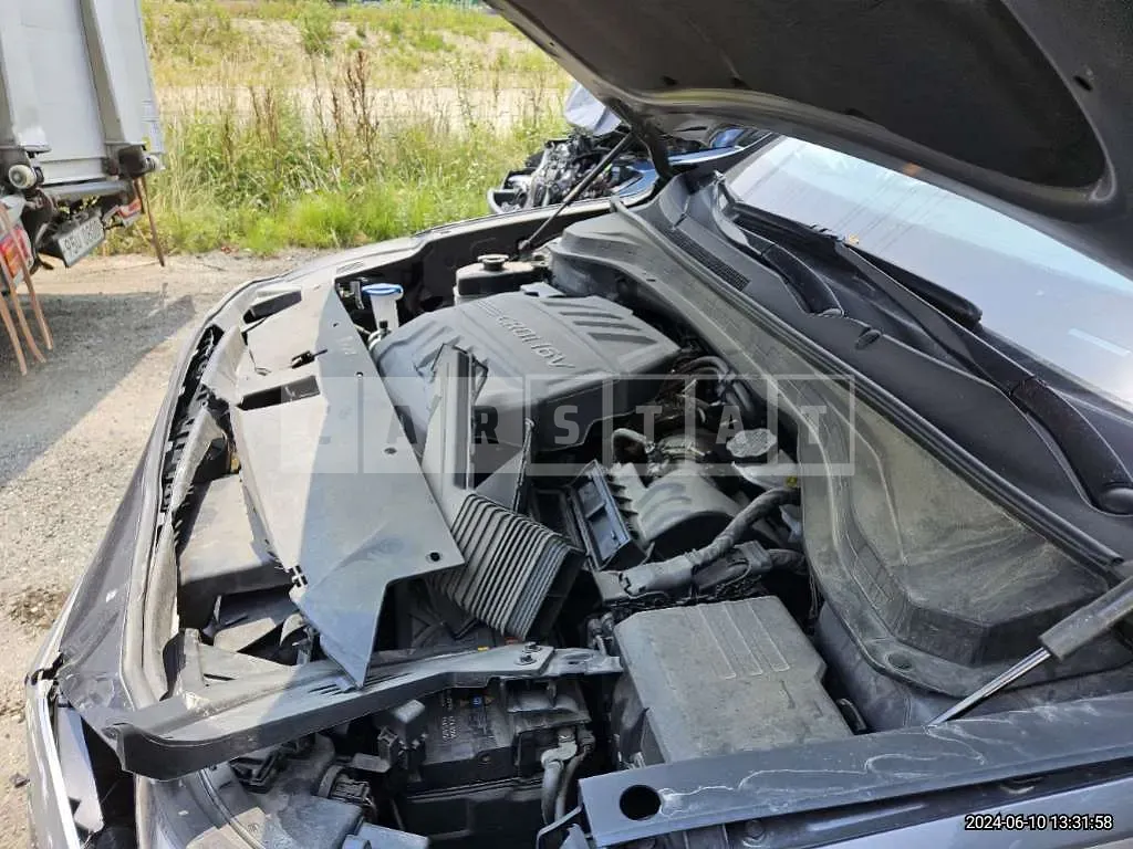 Photo 2 of 16: 2019 Hyundai Santa Fe — Korean insurance auction