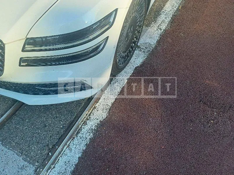 Photo 2 of 2: 2021 Genesis (parts) G80 Headlamp — Korean insurance auction