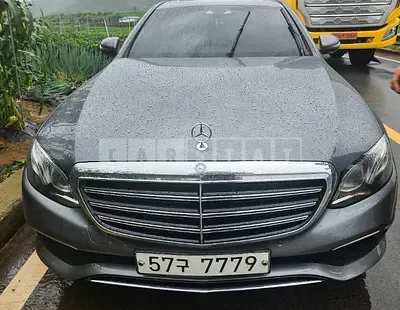 Photo 1 of 6: 2017 Mercedes-Benz E220d, VIN WDDZF0EB0HA085868 — Korean insurance auction