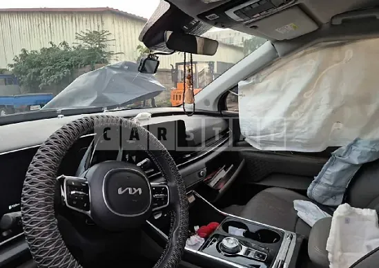 Photo 2 of 30: 2025 Kia Carnival — Korean insurance auction