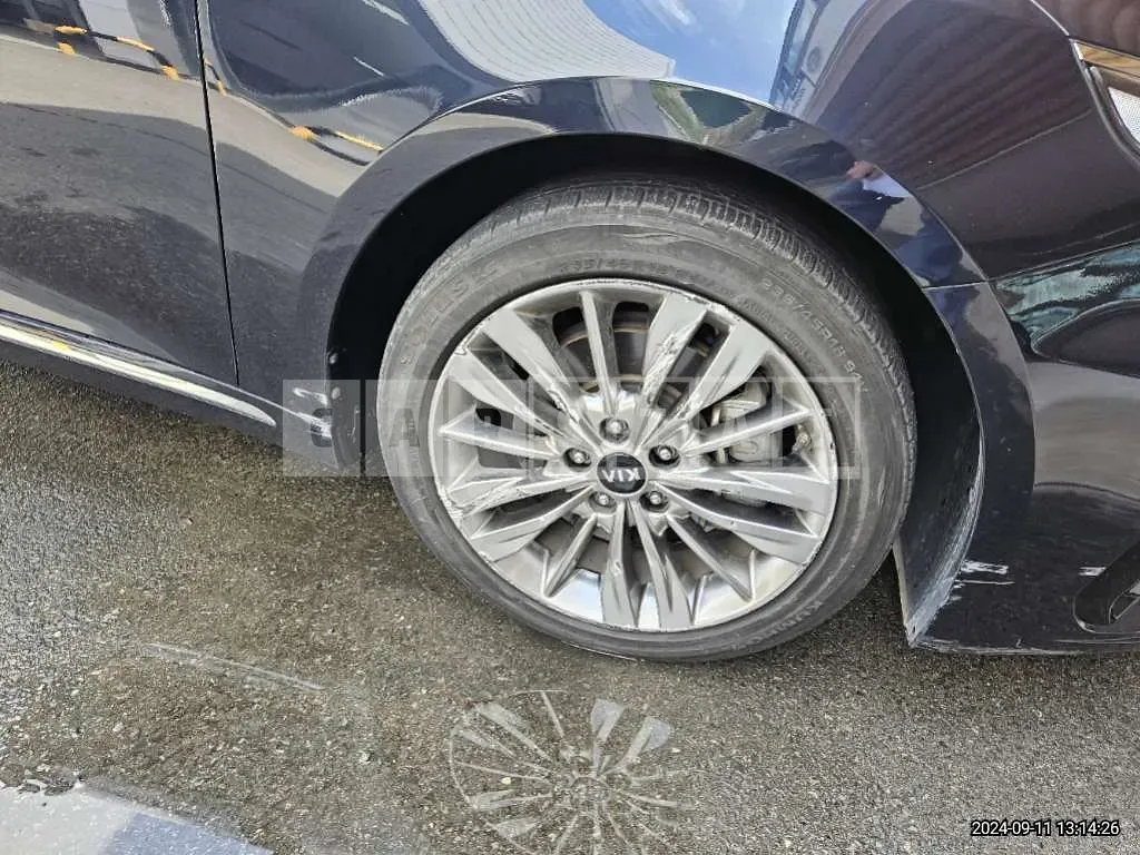 Photo 2 of 23: 2019 Kia K5 — Korean insurance auction