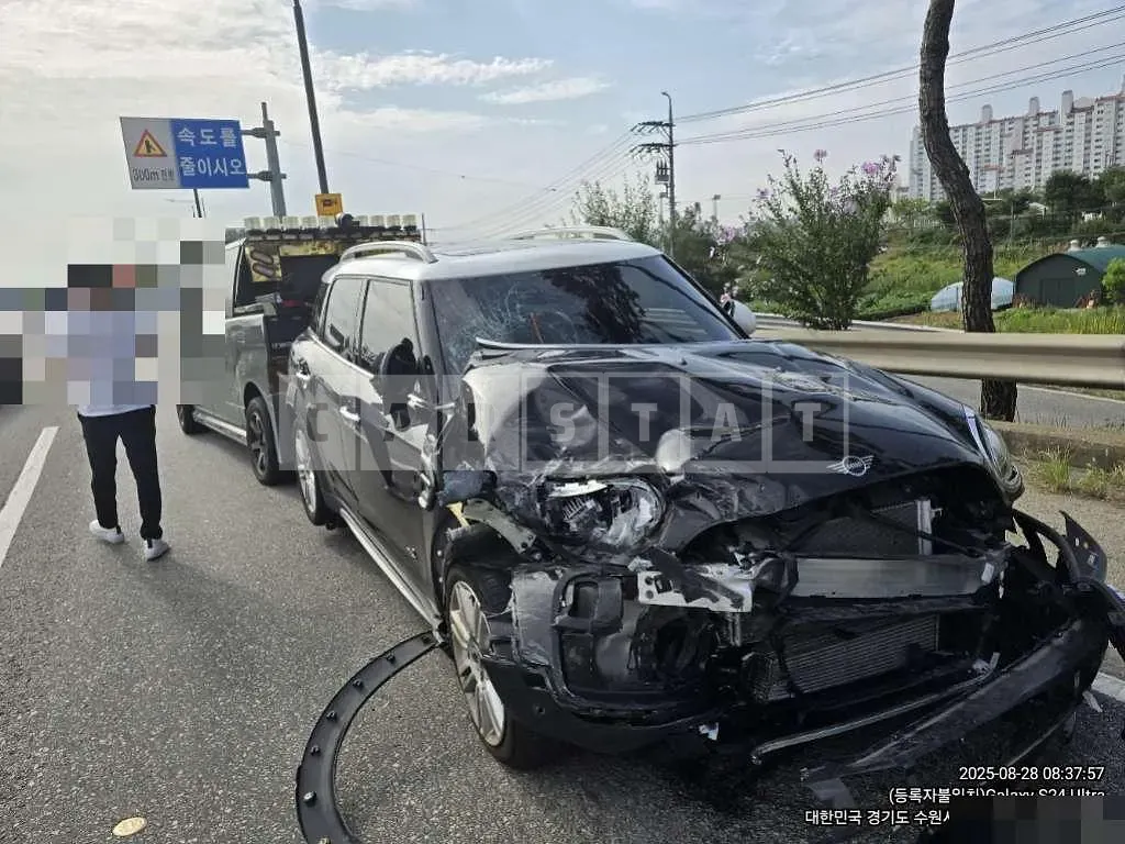 Photo 2 of 5: 2019 MINI Cooper D Countryman ALL4 — Korean insurance auction