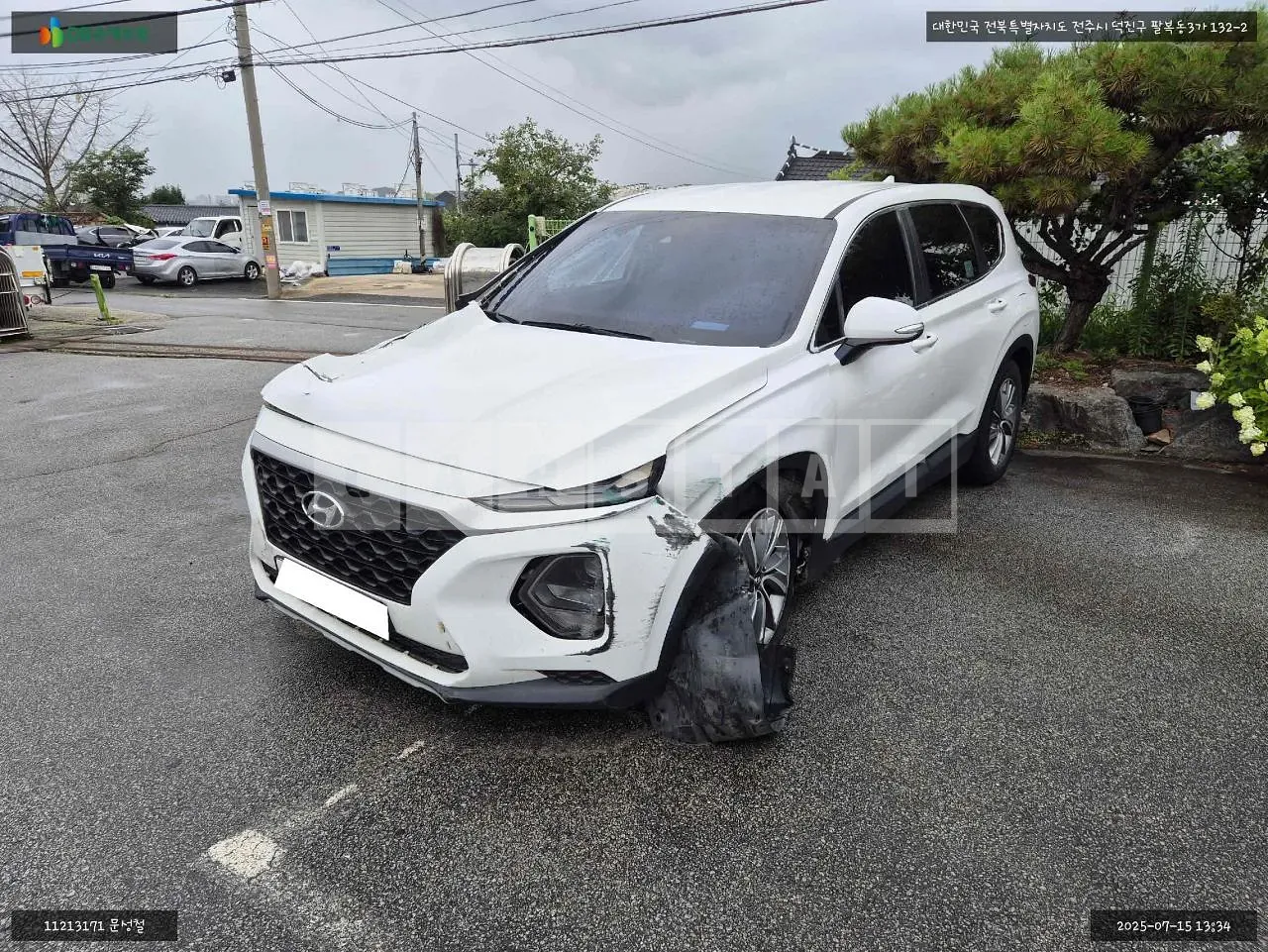 Photo 2 of 11: 2019 Hyundai Santa Fe, VIN KMHS281BDKU179795 — Korean insurance auction